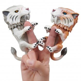 Fingerlings Untamed Tiger sword teeth