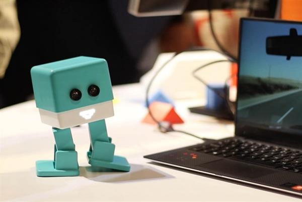 Zowi, robot ducatif et programmable