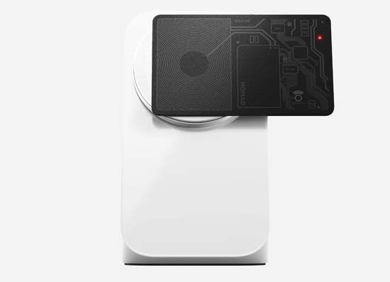 Nomad tracking card compatible with Find My