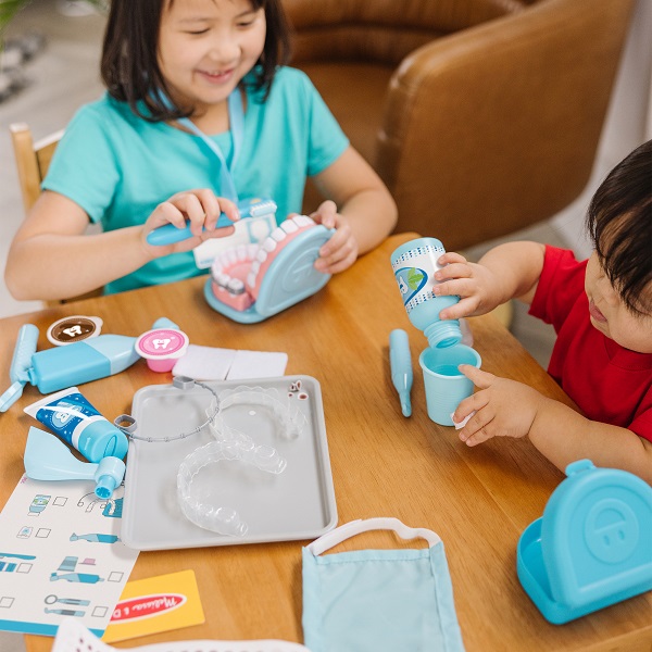 Dentist set Melissa and Doug