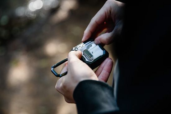 Coque UAG Plasma pour AirPods 4 avec MagSafe