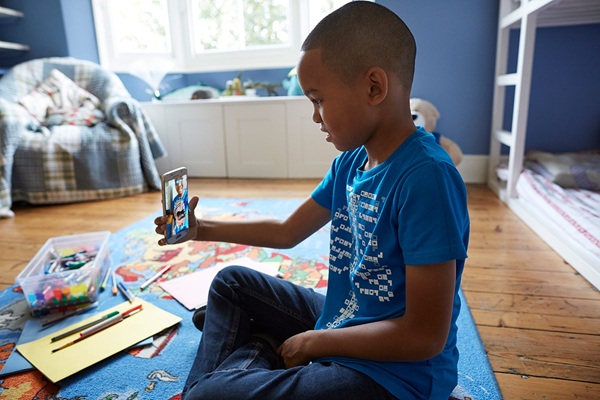 Curiscope virtuali-tee interactive T-shirt