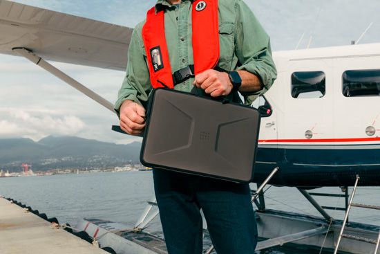 Housse UAG Civilian Medium Shock Sleeve 14 pouces