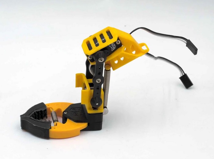 Robotic Arm Extension with Clamp for Bittle