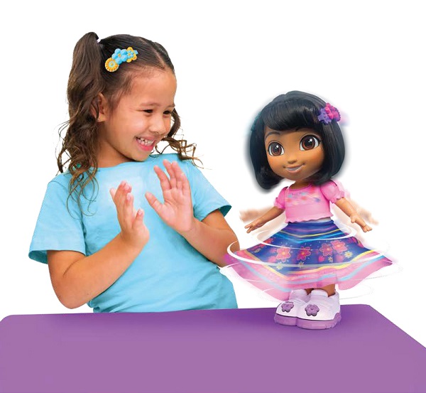 Poupee Dora Danse avec Moi