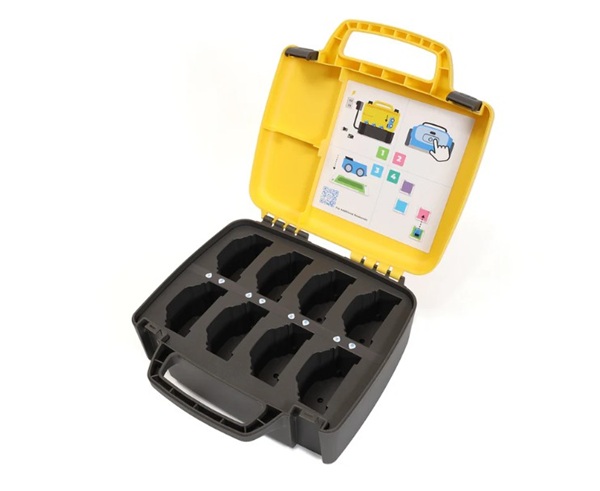 Valise de recharge Sphero indi ouverte avec emplacements pour huit robots