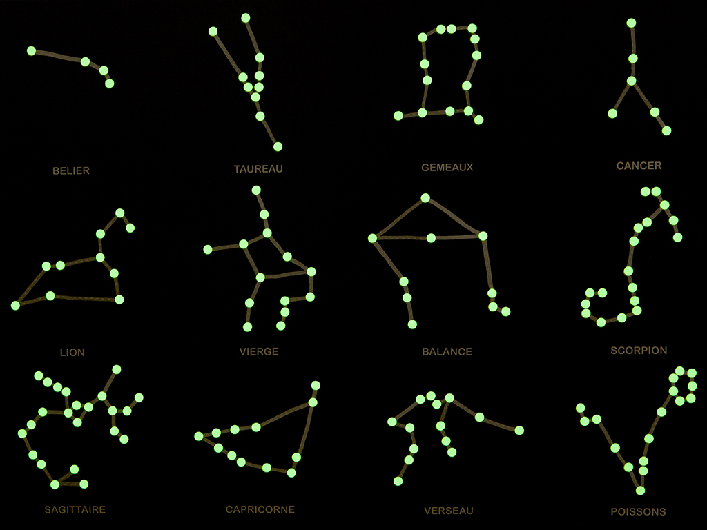 Koa Koa draws the constellations