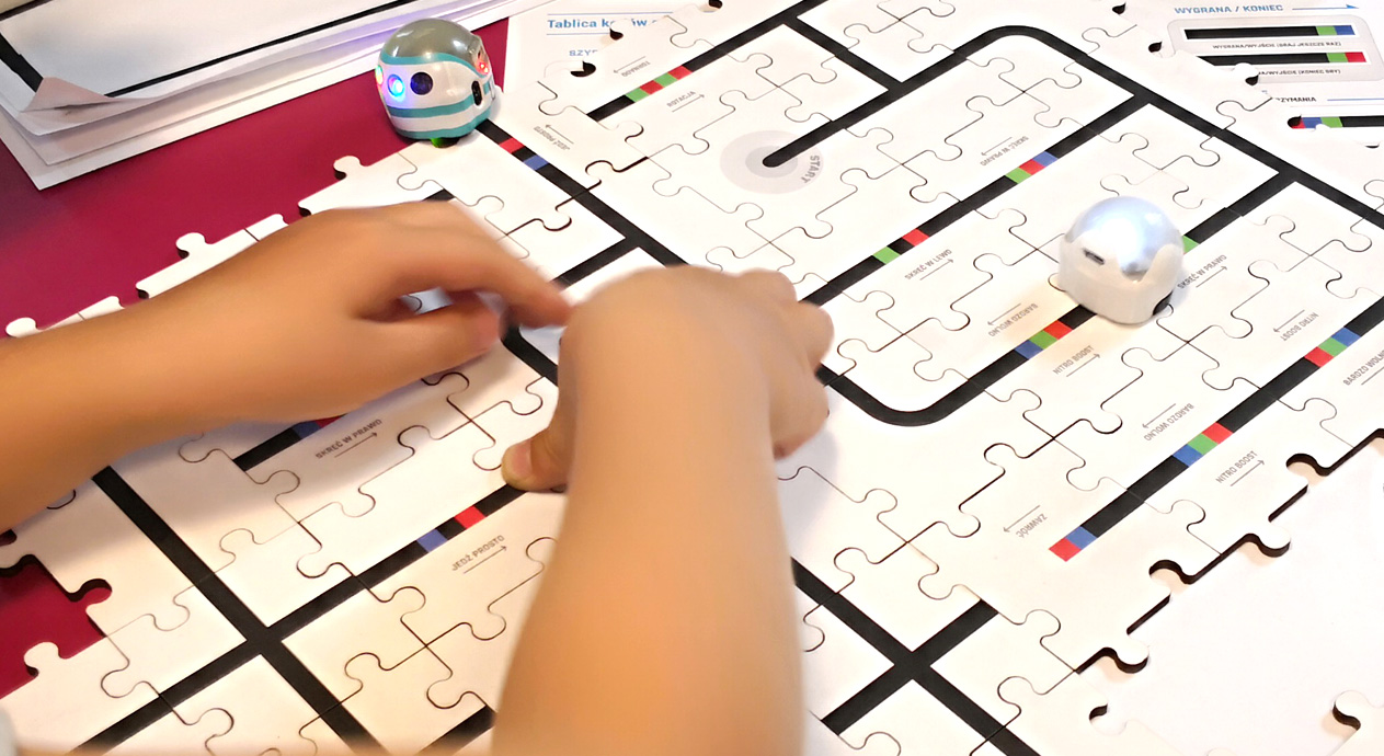 Ozobot Puzzle: 96 pieces for an educational wooden puzzle